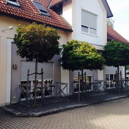 Airport Hostel Hallbergmoos Bagian luar foto