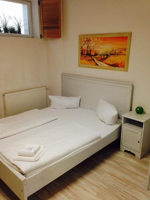Airport Hostel Hallbergmoos Bagian luar foto