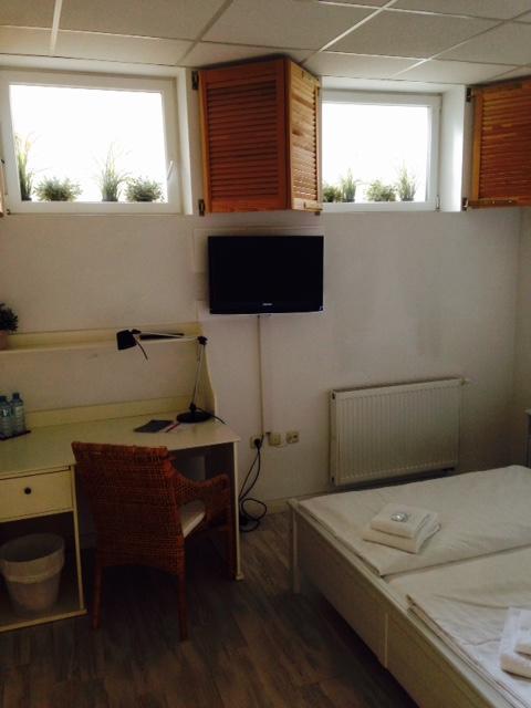 Airport Hostel Hallbergmoos Bagian luar foto