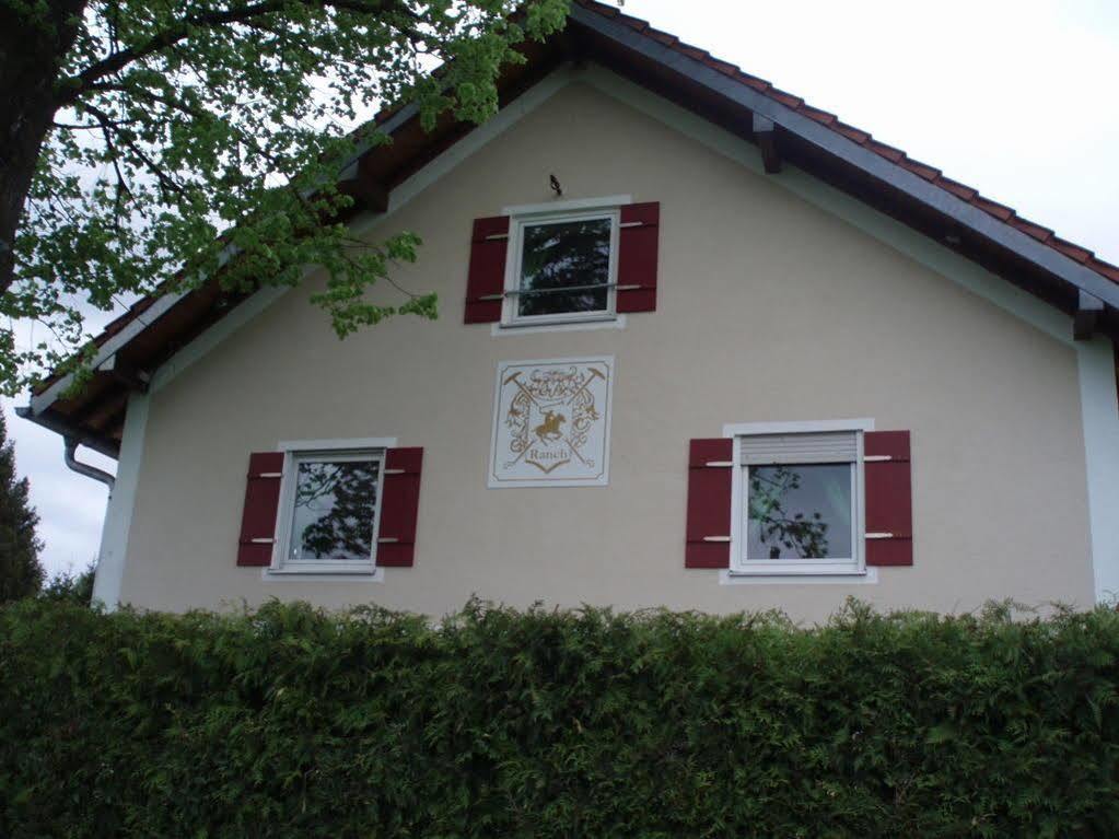 Airport Hostel Hallbergmoos Bagian luar foto