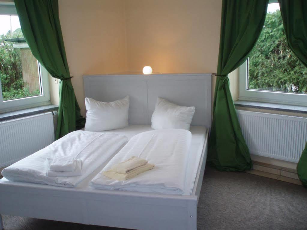 Airport Hostel Hallbergmoos Bagian luar foto