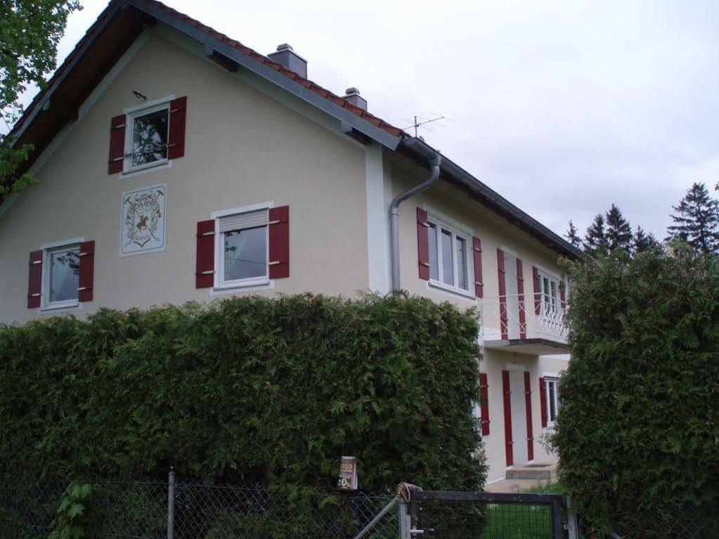 Airport Hostel Hallbergmoos Bagian luar foto